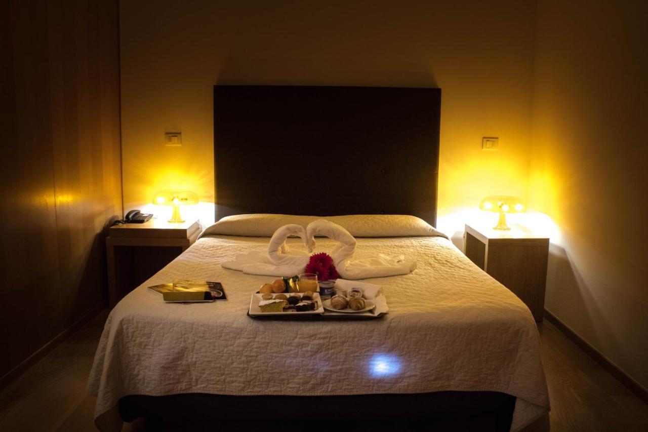 סלסומאג'יורה טרמה Le Querce Hotel מראה חיצוני תמונה