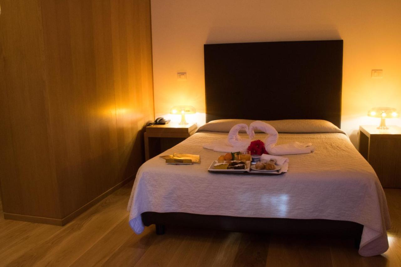 סלסומאג'יורה טרמה Le Querce Hotel מראה חיצוני תמונה